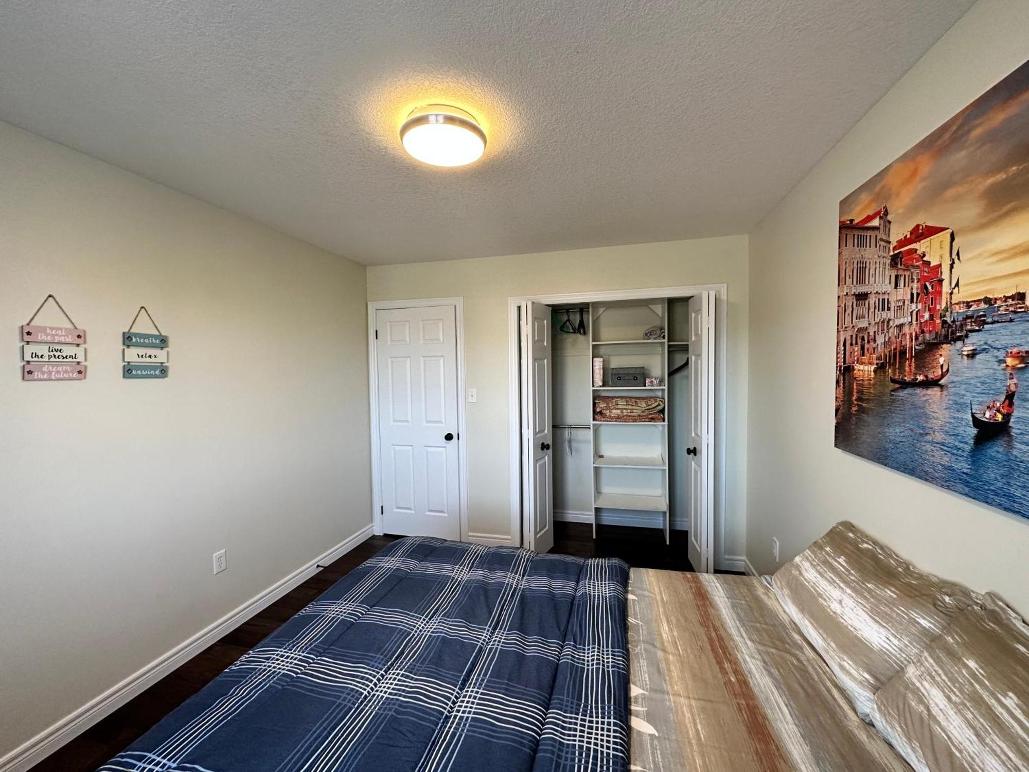 Comfortable Modern Room Near Ykf Airport III คิทเชอเนอร์ ภายนอก รูปภาพ